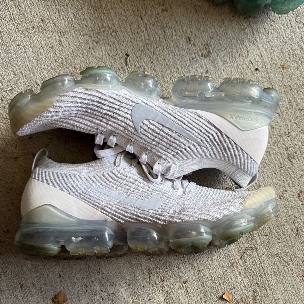 Nike Light Gray Air VaporMax Flyknit Shoes